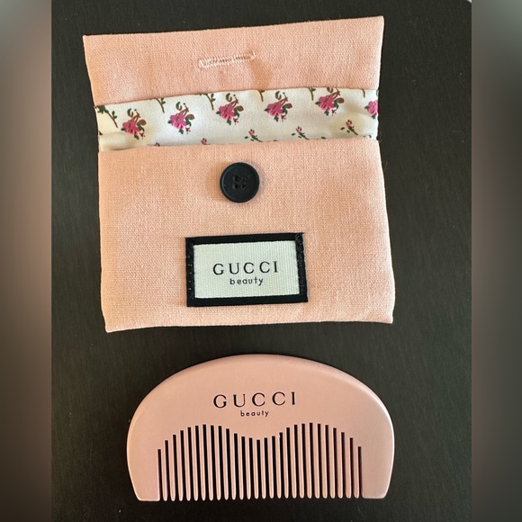 Gucci Accessories - Gucci Beauty Pink Cotton Pouch with Comb – Satin Floral Interior